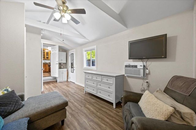 3523 Page Street, Redwood City, CA 94063