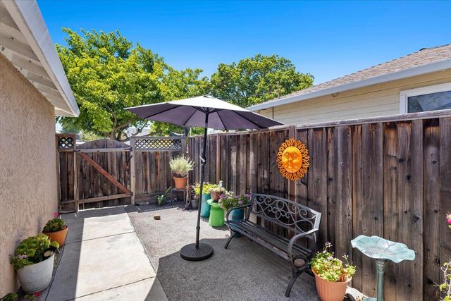 3523 Page Street, Redwood City, CA 94063