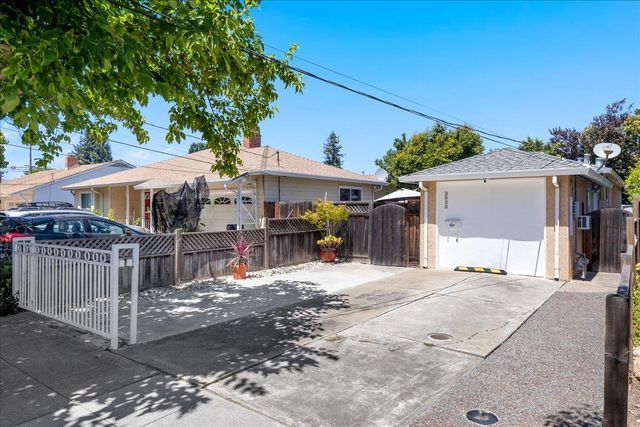3523 Page Street, Redwood City, CA 94063