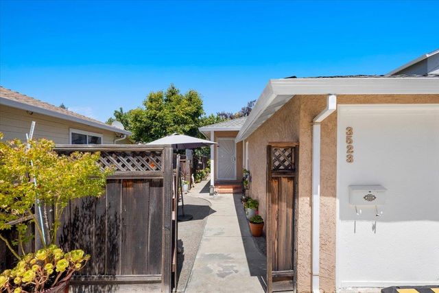 3523 Page Street, Redwood City, CA 94063