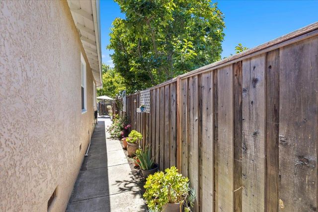 3523 Page Street, Redwood City, CA 94063