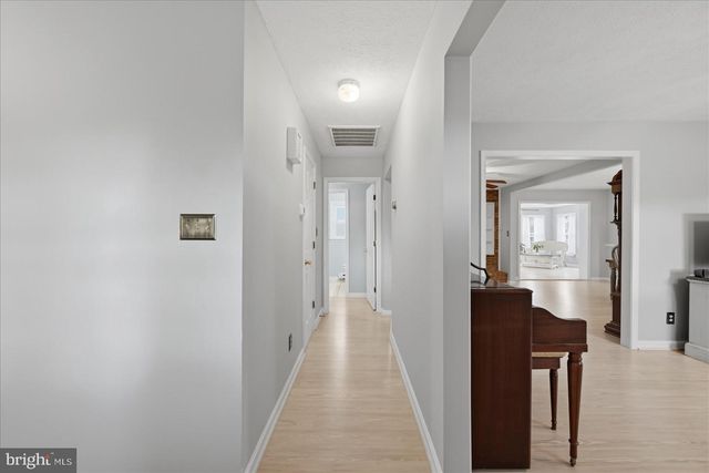 112 ROCKBRIDGE RD, Stephens City, VA 22655