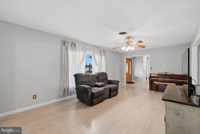 112 ROCKBRIDGE RD, Stephens City, VA 22655