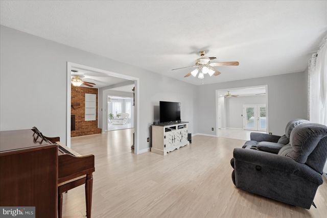 112 ROCKBRIDGE RD, Stephens City, VA 22655