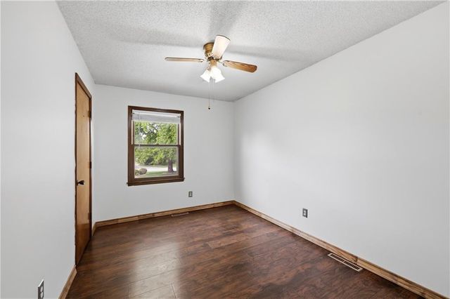 16405 E Gudgell Court, Independence, MO 64055