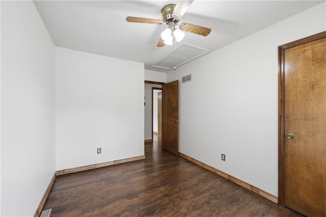 16405 E Gudgell Court, Independence, MO 64055