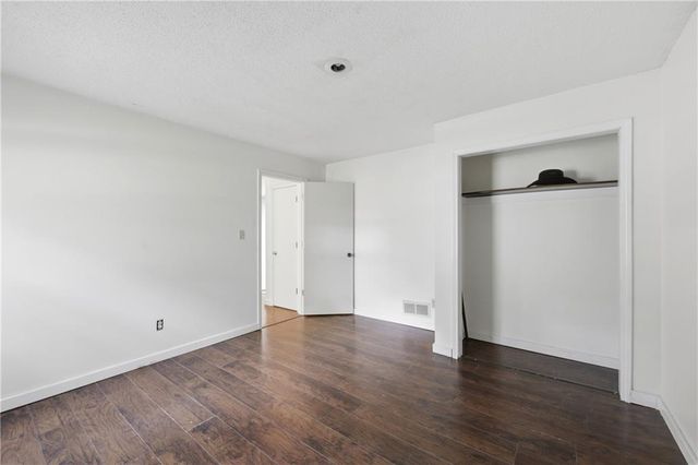 16405 E Gudgell Court, Independence, MO 64055