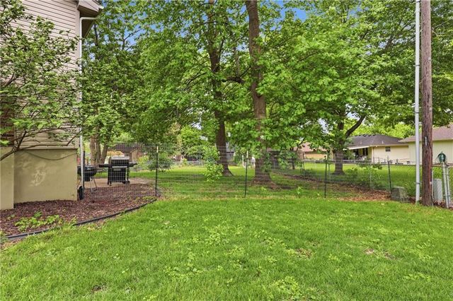 16405 E Gudgell Court, Independence, MO 64055