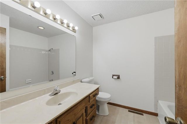 16405 E Gudgell Court, Independence, MO 64055