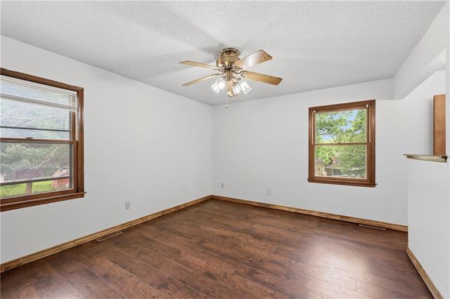 16405 E Gudgell Court, Independence, MO 64055