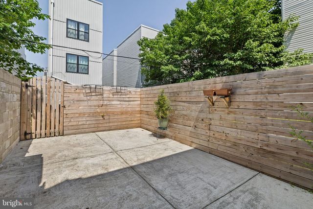 1214 N LECOUNT ST, Philadelphia, PA 19121