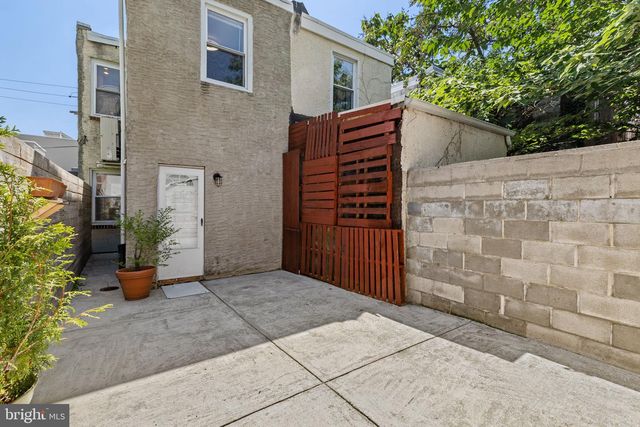 1214 N LECOUNT ST, Philadelphia, PA 19121