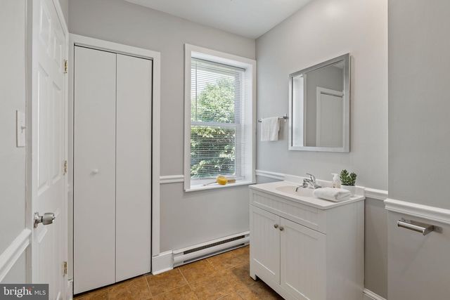 1214 N LECOUNT ST, Philadelphia, PA 19121