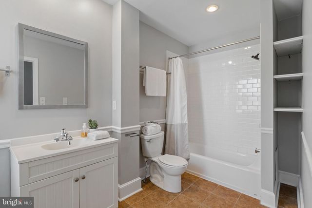 1214 N LECOUNT ST, Philadelphia, PA 19121