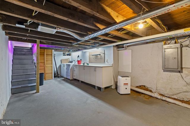 1214 N LECOUNT ST, Philadelphia, PA 19121