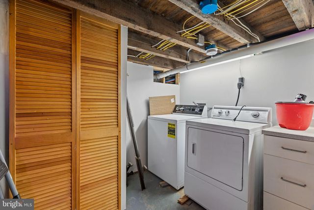 1214 N LECOUNT ST, Philadelphia, PA 19121