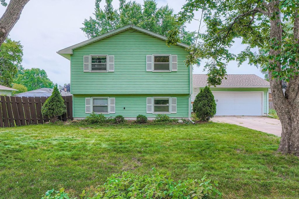1340 Ripley Avenue, Maplewood, MN 55109