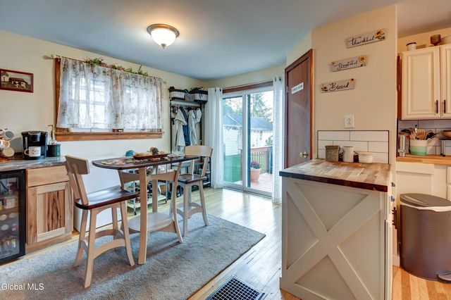 15 W 12th Avenue, Gloversville, NY 12078