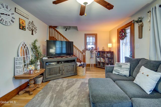 15 W 12th Avenue, Gloversville, NY 12078