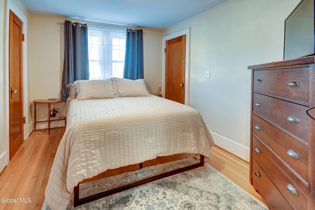 15 W 12th Avenue, Gloversville, NY 12078