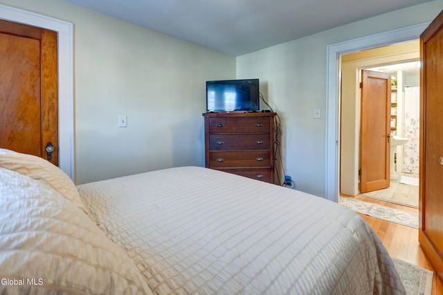 15 W 12th Avenue, Gloversville, NY 12078