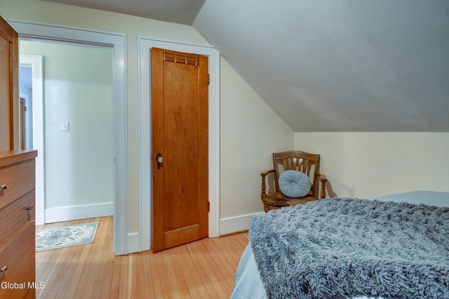 15 W 12th Avenue, Gloversville, NY 12078