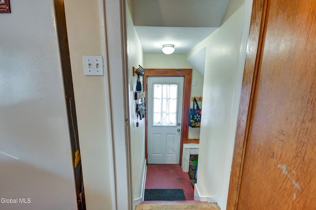 15 W 12th Avenue, Gloversville, NY 12078