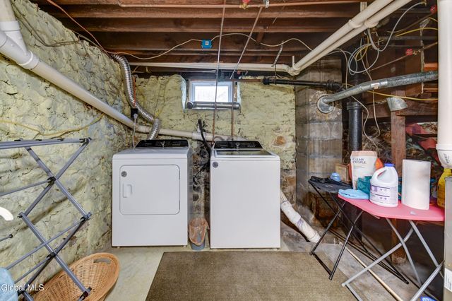 15 W 12th Avenue, Gloversville, NY 12078