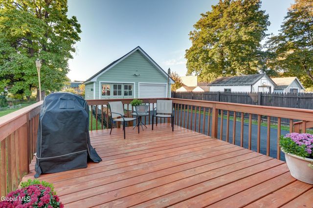 15 W 12th Avenue, Gloversville, NY 12078