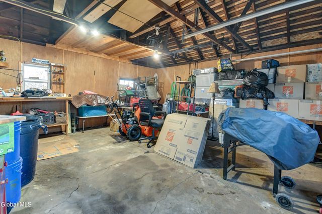 15 W 12th Avenue, Gloversville, NY 12078