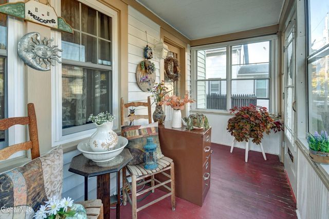 15 W 12th Avenue, Gloversville, NY 12078