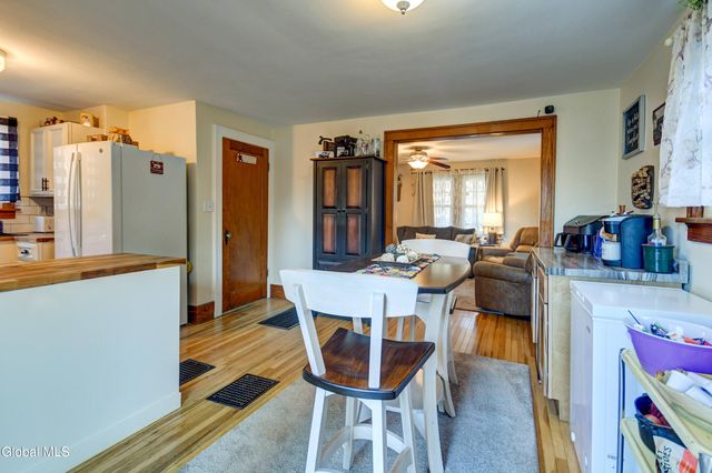 15 W 12th Avenue, Gloversville, NY 12078