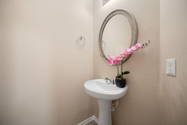 4819 Seaside Sparrow Lane, Baytown, TX 77521