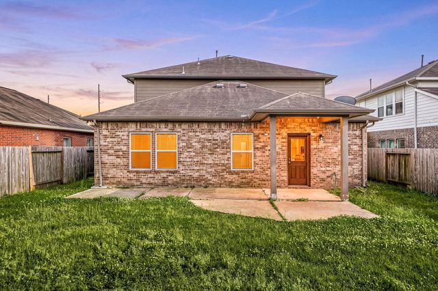 4819 Seaside Sparrow Lane, Baytown, TX 77521