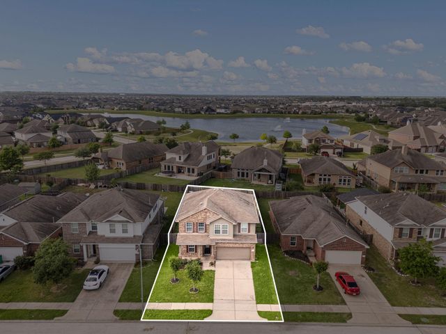 4819 Seaside Sparrow Lane, Baytown, TX 77521
