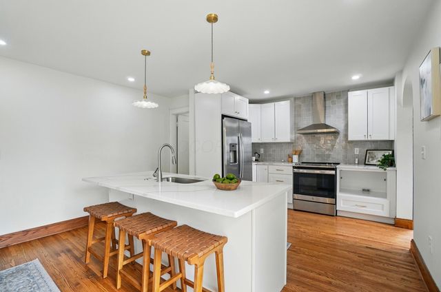 2883 Indianola Avenue, Columbus, OH 43202
