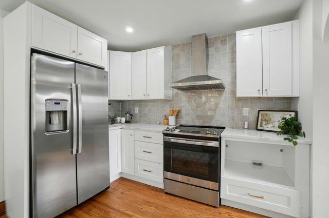 2883 Indianola Avenue, Columbus, OH 43202