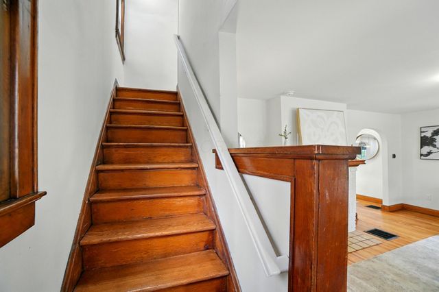 2883 Indianola Avenue, Columbus, OH 43202