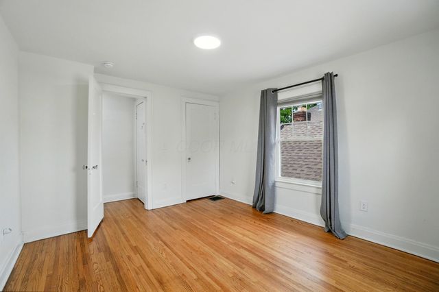 2883 Indianola Avenue, Columbus, OH 43202
