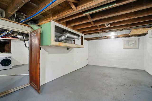2883 Indianola Avenue, Columbus, OH 43202