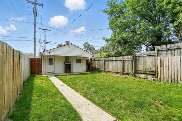 2883 Indianola Avenue, Columbus, OH 43202