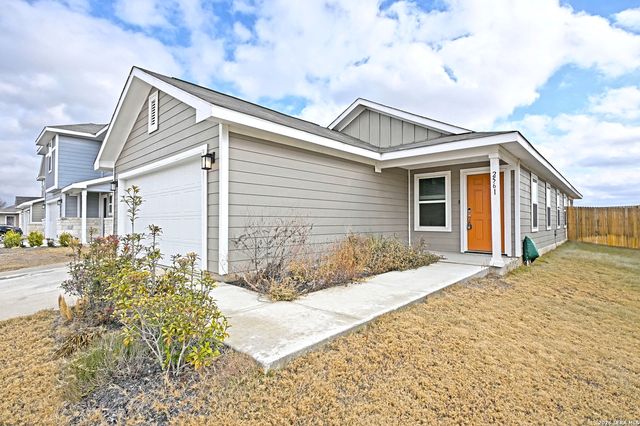 2561 Solon Lane, Seguin, TX 78155