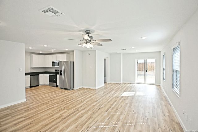 2561 Solon Lane, Seguin, TX 78155