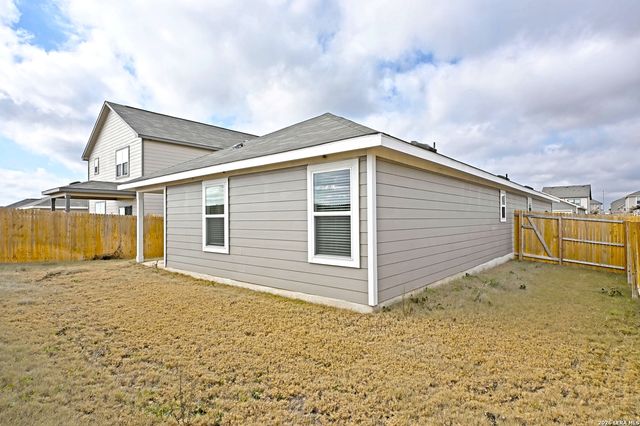 2561 Solon Lane, Seguin, TX 78155