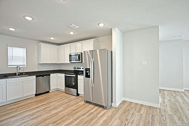 2561 Solon Lane, Seguin, TX 78155