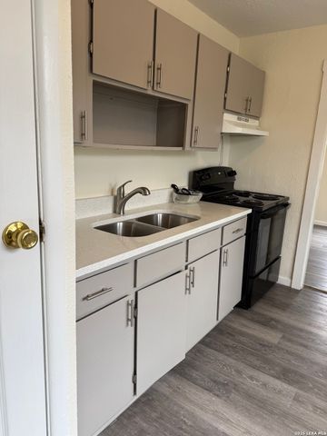 3103 NEPTUNE ST, San Antonio, TX 78226