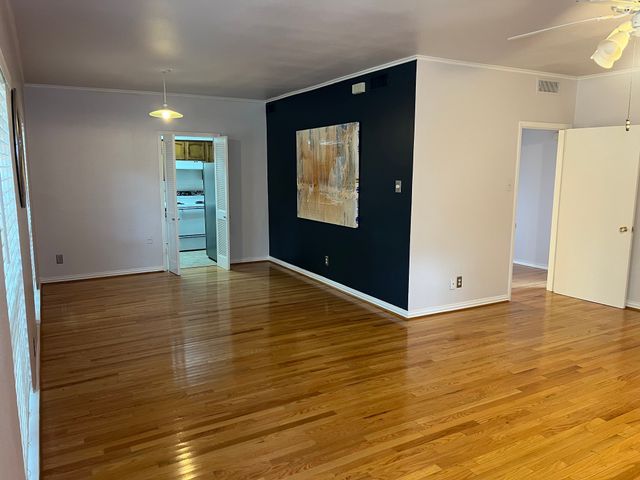6027 E University Boulevard 114, Dallas, TX 75206