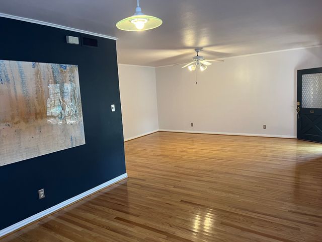 6027 E University Boulevard 114, Dallas, TX 75206