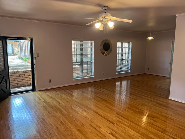 6027 E University Boulevard 114, Dallas, TX 75206