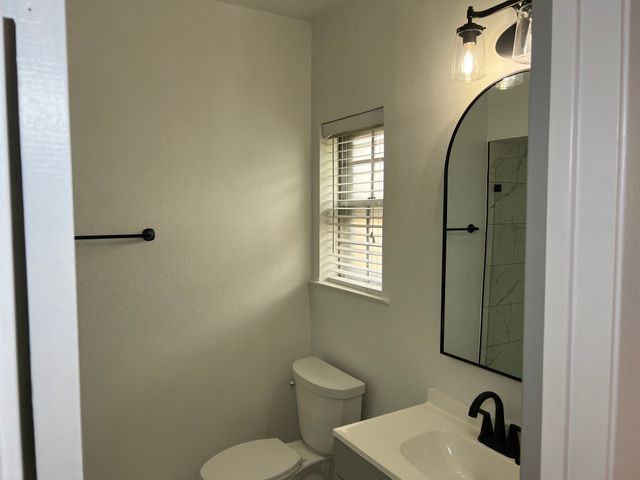 6027 E University Boulevard 114, Dallas, TX 75206